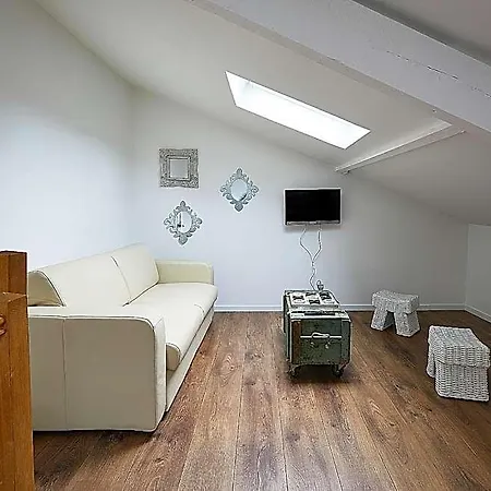 De Paris Aparthotel 4*