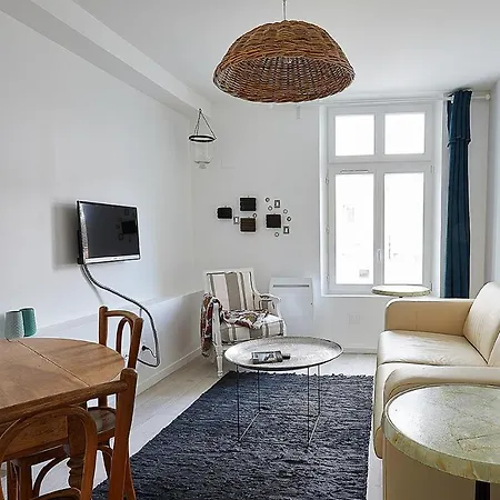 De Paris 아파트호텔