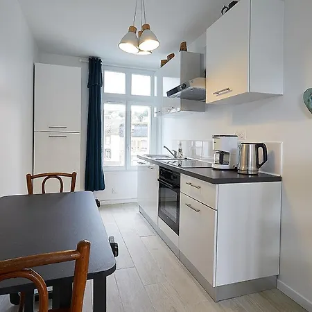 De Paris 아파트호텔 4*