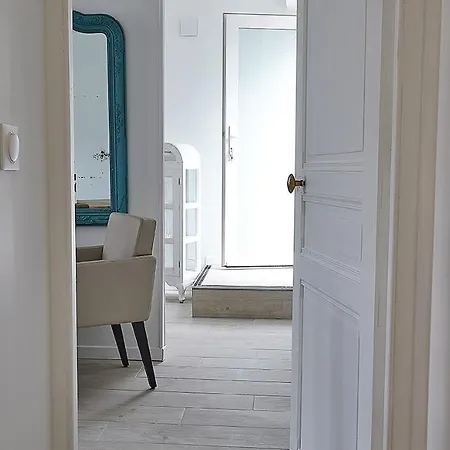 De Paris 아파트호텔 4*