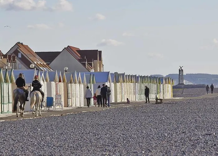 De Paris 아파트호텔